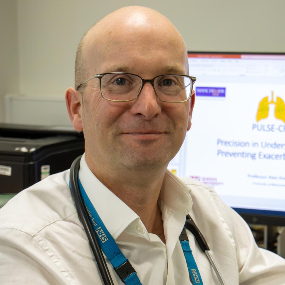 Photo of Professor Alex Horsley