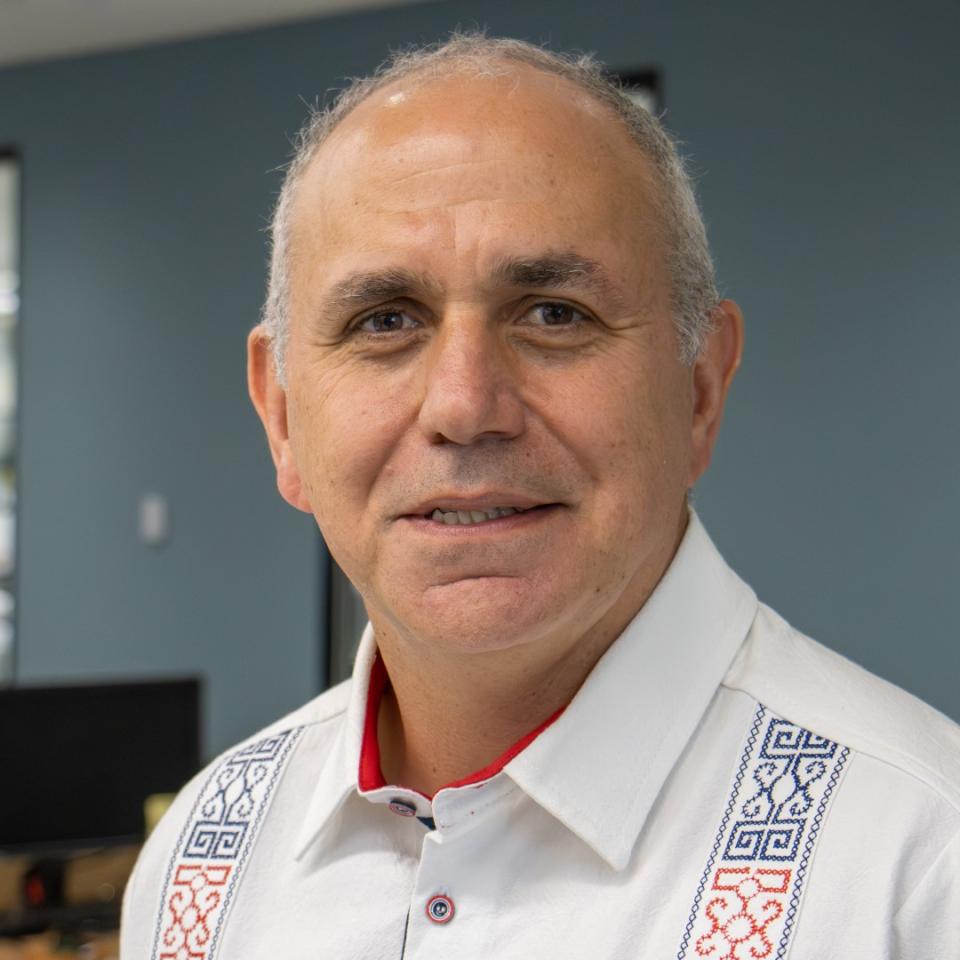 Photo of Professor Andres Floto